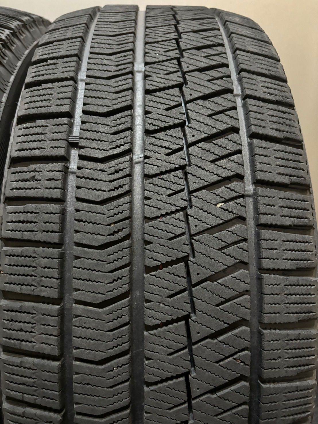 ☆215/55R17 BRIDGESTONE/VRX2 18年/19年製 スタッドレス 4本