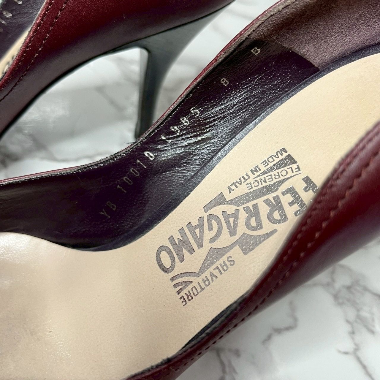 サルヴァトーレフェラガモ SALVATORE FERRAGAMO パンプス レザー 