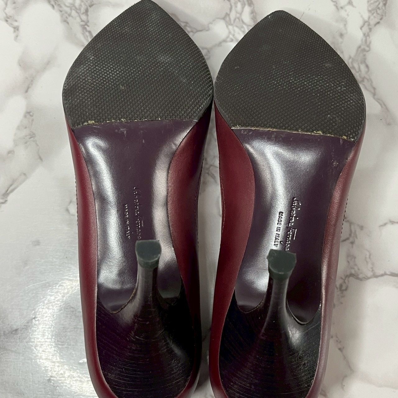 サルヴァトーレフェラガモ SALVATORE FERRAGAMO パンプス レザー 