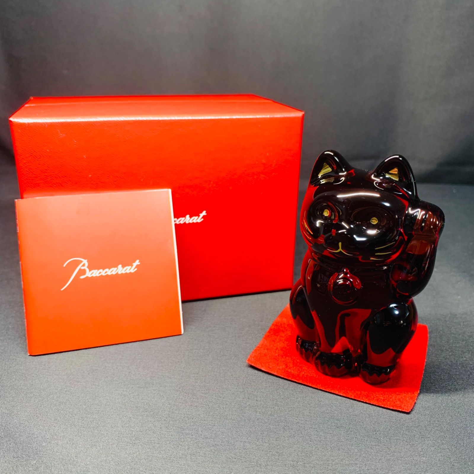 F093 Baccarat バカラ 招き猫 レッド マット付き 箱付き 左手 縁起物