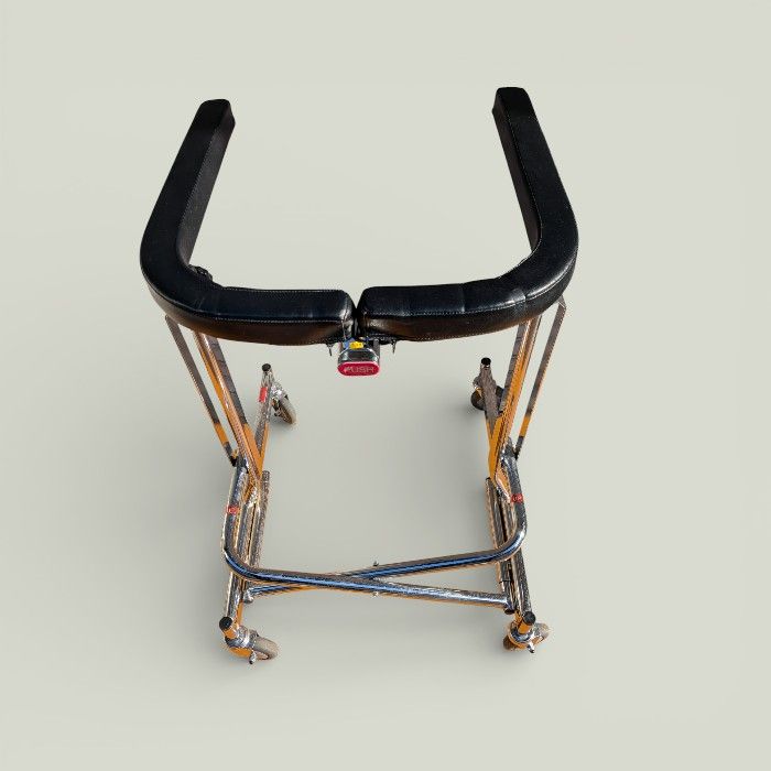 送料無料 星光医療器製作所 アルコーDX デラックス 歩行器 km-26-0203