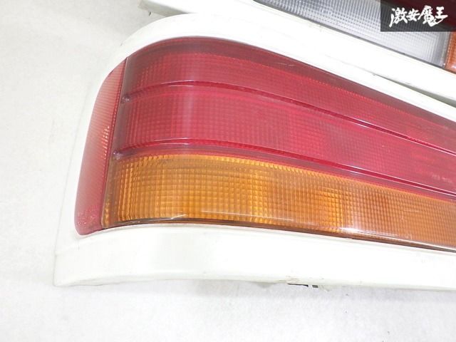 日産 GF31 レパード 後期 純正 テールランプ KOITO 33-11401 NISSAN 日産 GF31 レパード 後期 純正 テールランプ テールライト 左右