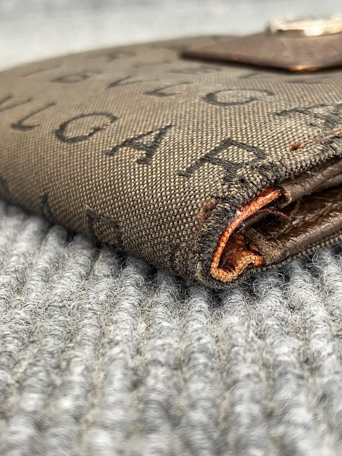 BVLGARI ブルガリ 二つ折り財布 ロゴマニア キャンバス×レザー 5029