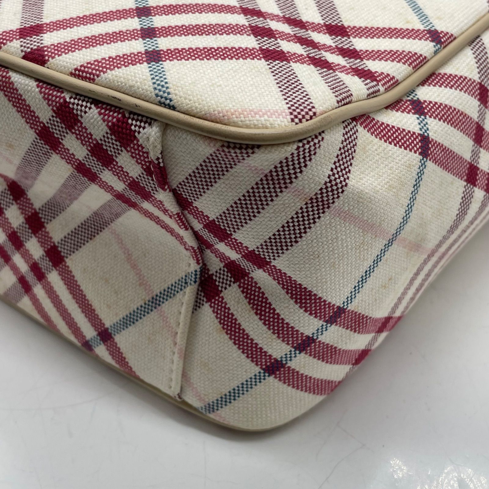 BN7636□BURBERRY BLUE LABEL バーバリー ノバチェック ハンドバッグ