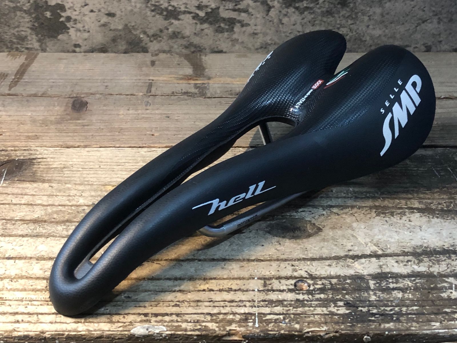 JU421 SELLE SMP ヘル HELL サドル 144mm aisi 304 tubeレール 黒