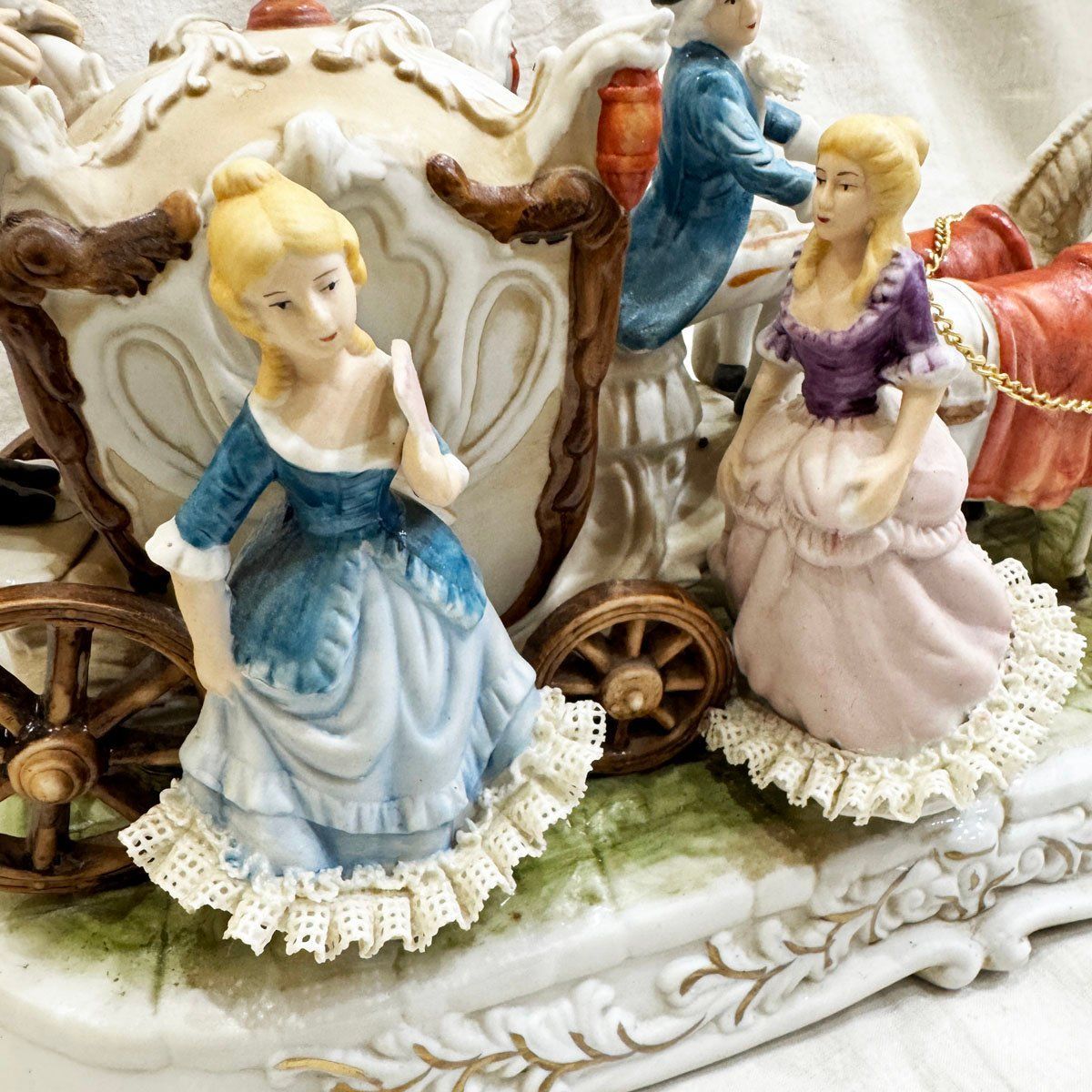 中古○瀬戸マイセン フィギュリン 馬車○加藤工芸 陶器製 4頭立て馬車