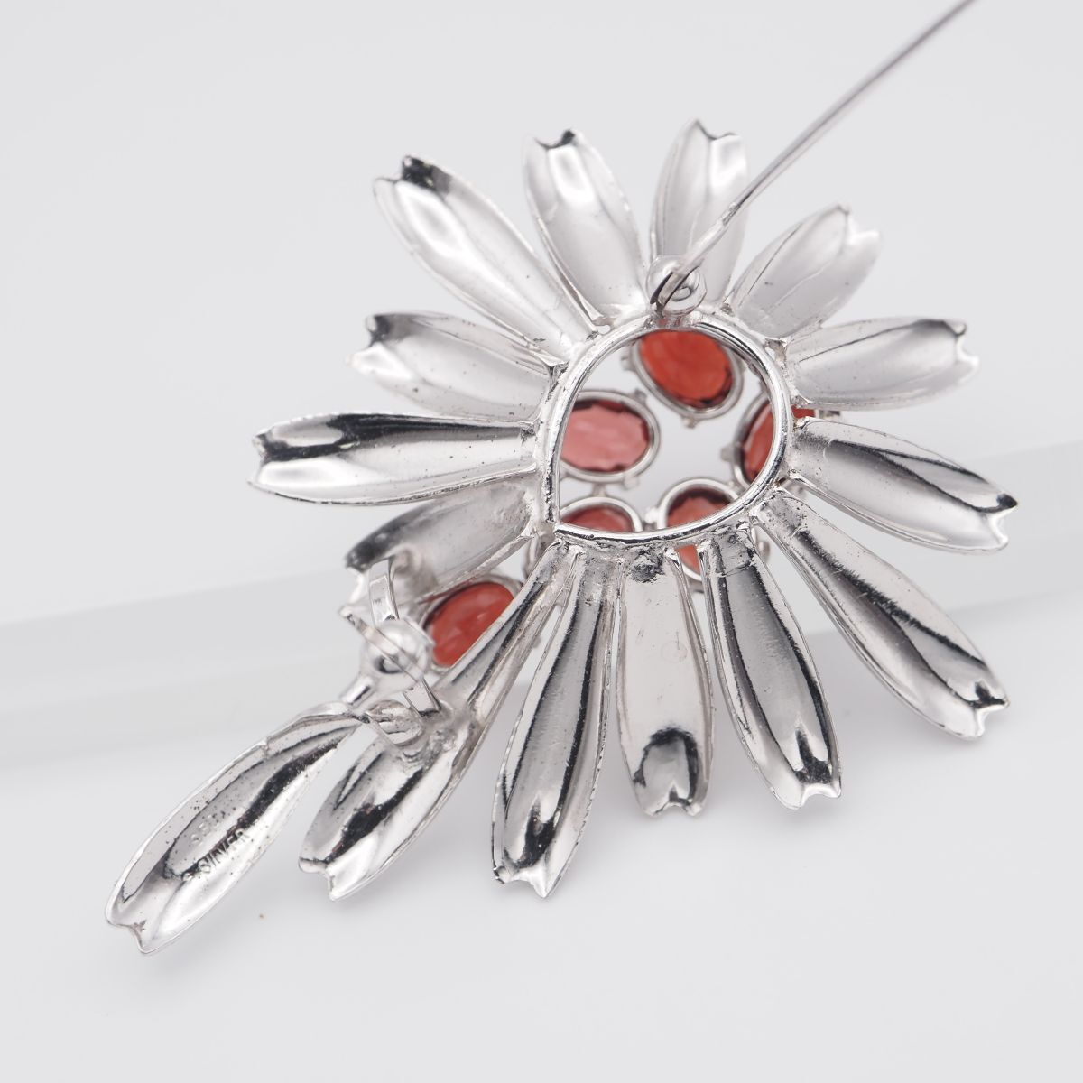 L202 ガーネット 950 SILVER 刻印 ブローチ フラワー デザイン