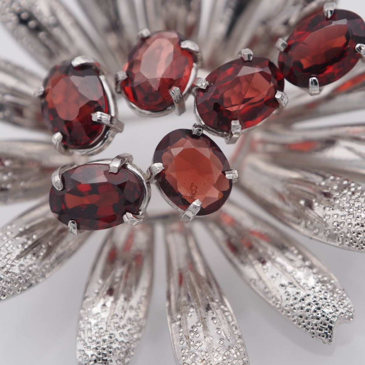 L202 ガーネット 950 SILVER 刻印 ブローチ フラワー デザイン