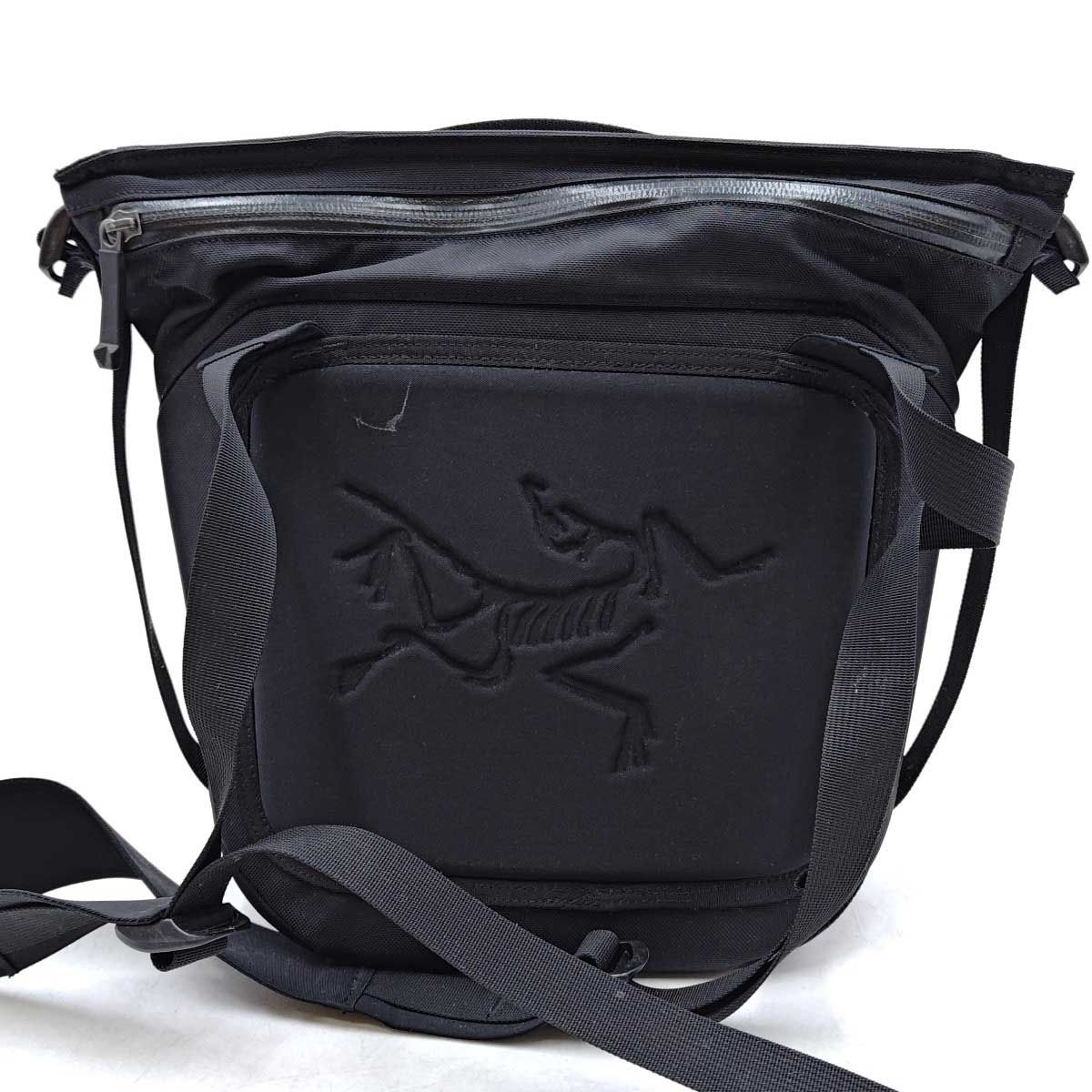 アークテリクス アロー 8 ショルダーバッグ ナイロン ブラック
