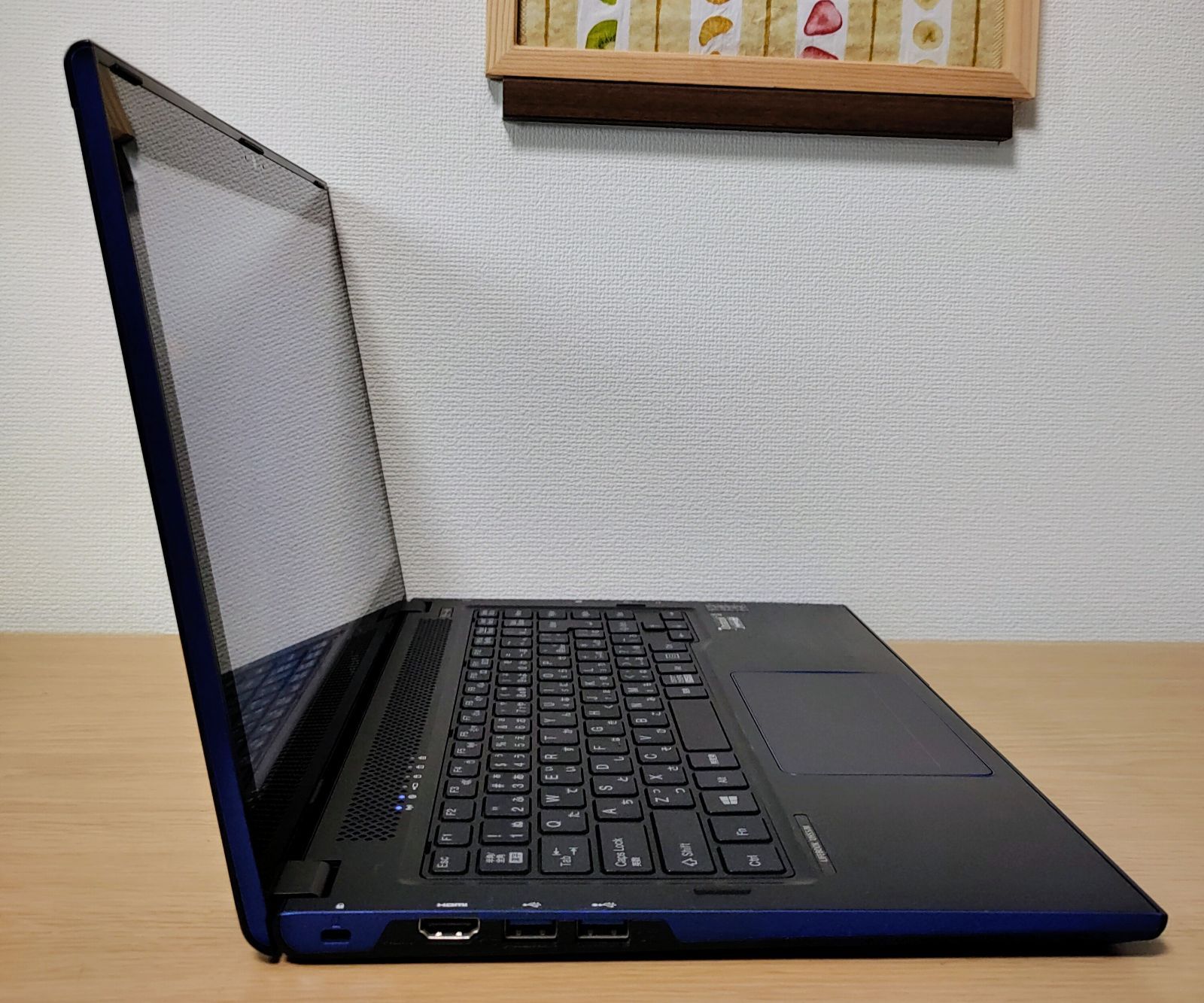 FUJITSU LIFEBOOK Corei5 メモリ8GB SSD256GB 小型 Webカメラ 青 黒