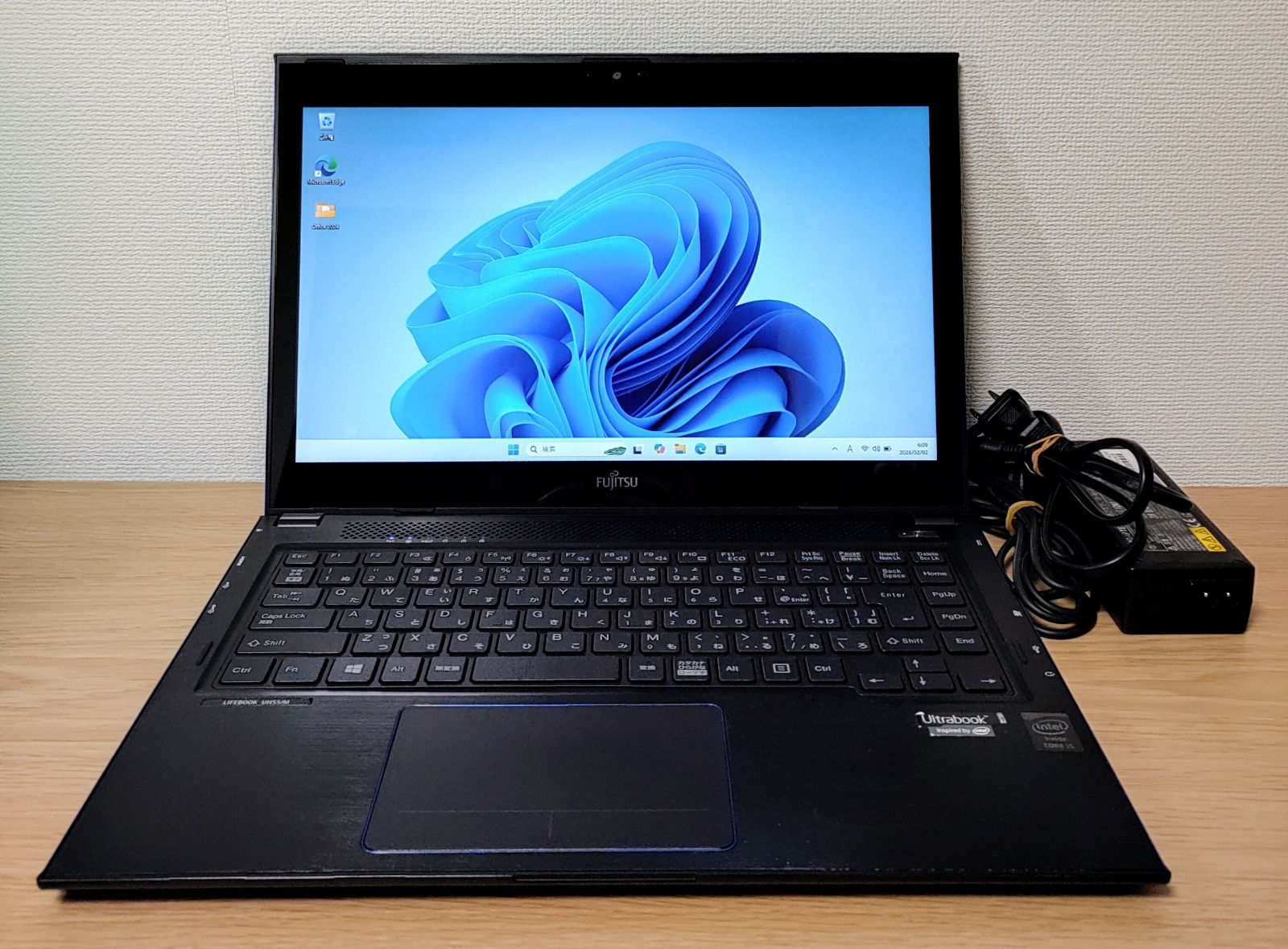 FUJITSU LIFEBOOK Corei5 メモリ8GB SSD256GB 小型 Webカメラ 青 黒