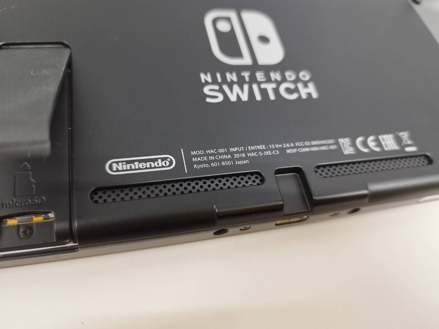 良品】Nintendo Switch 本体 HAC-001/2018年製/大乱闘スマッシュ