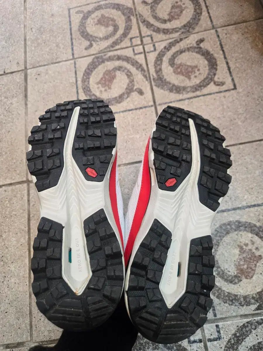 トレッキングシューズ 235