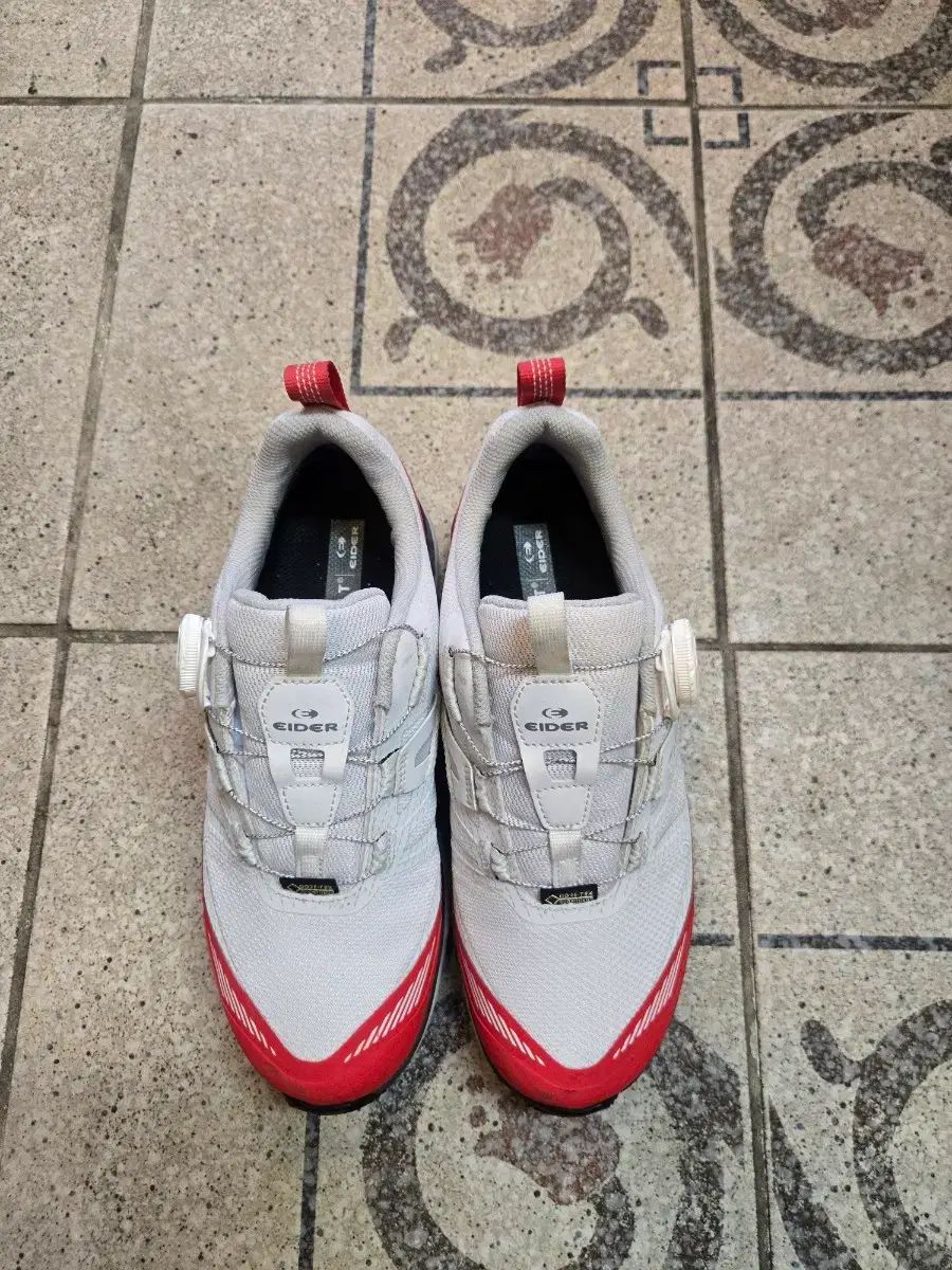 アイダー クォンタム エアロ クッシュ トレッキングシューズ 235