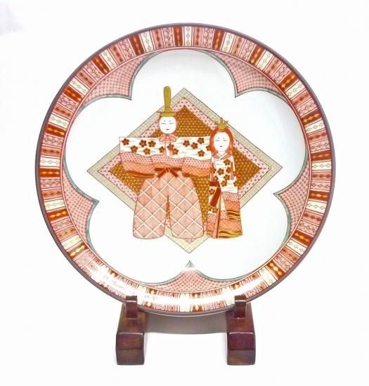 九谷焼 作家物 雛人形 飾り皿 赤絵細描立雛文 山本芳岳先生作