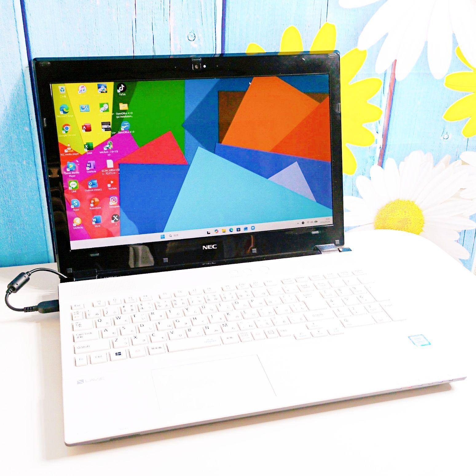 第7世代 Windows11 新品SSD 初期設定済 白ノートPC オフィス付