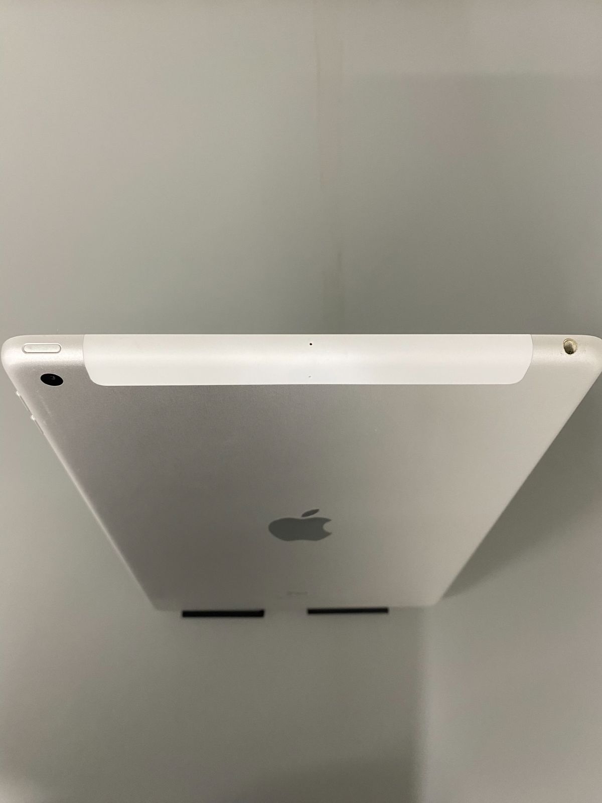 iPad 第8世代 32GB セルラー A2429 中古 - メルカリ