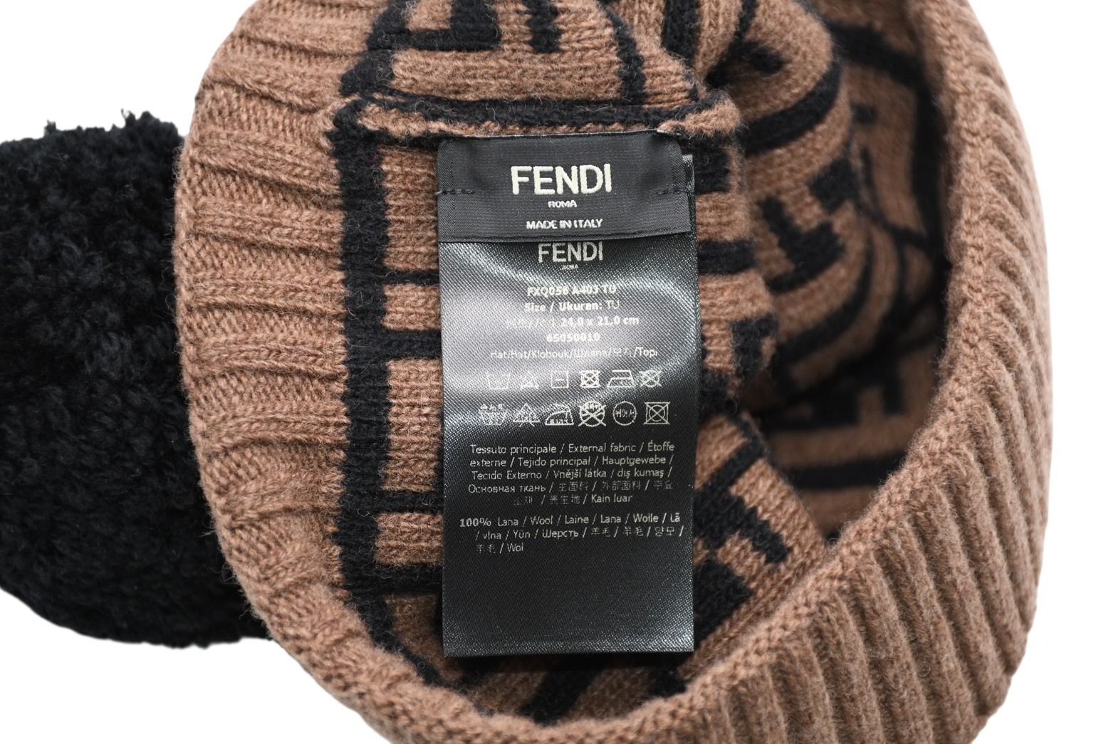 FENDI フェンディ ニット帽 帽子 65050010 ズッカ柄 ブラウン ブラック