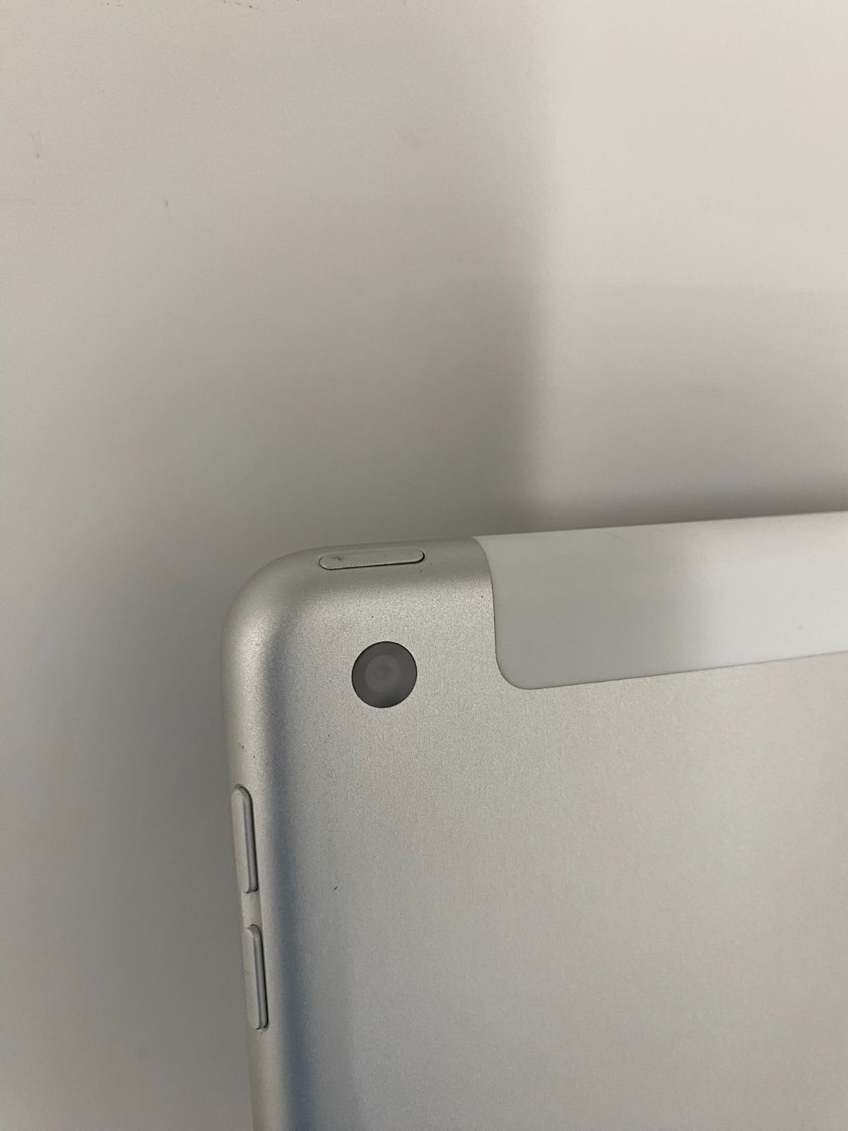 iPad 第8世代 32GB セルラー A2429 中古 - メルカリ