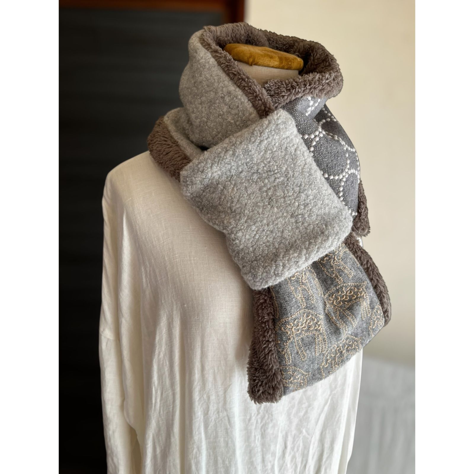 マフラータイプ】count•ウールtambourineのネックウォーマー ミナ