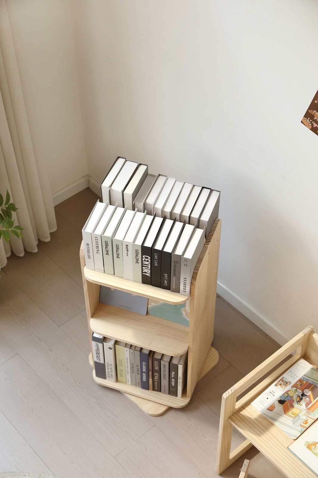 三段 本棚 回転式 天然木製 パイン材 絵本棚 図鑑対応 コミック収納棚
