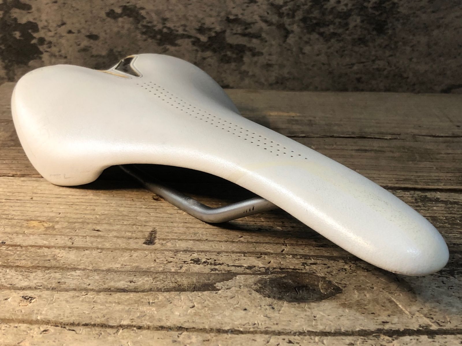 JU577 セライタリア selle italia SLR S1 サドル 白 134mm チタン