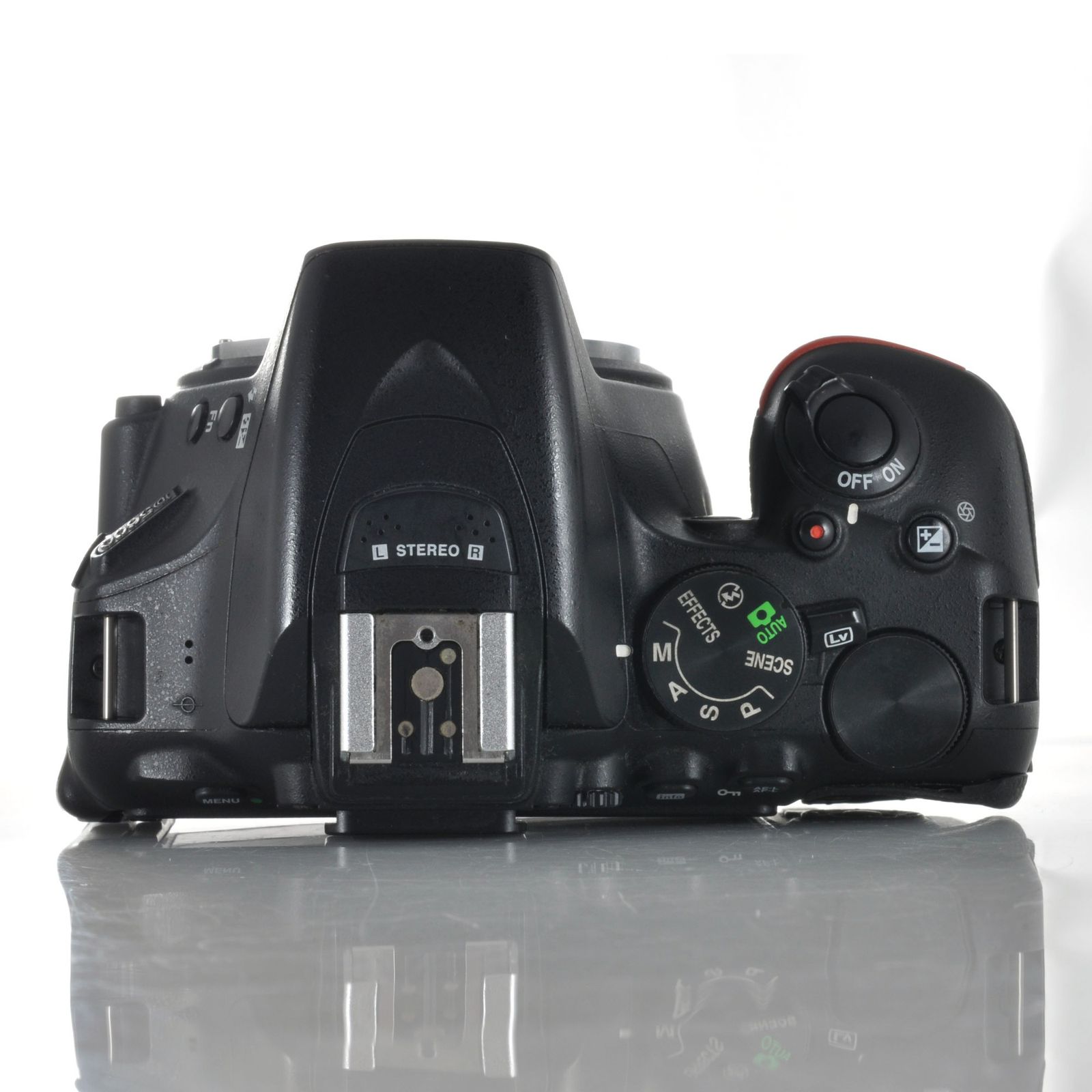 ニコン】Nikon D5600 デジタル一眼レフ + AF-P 18-55mm VR レンズ