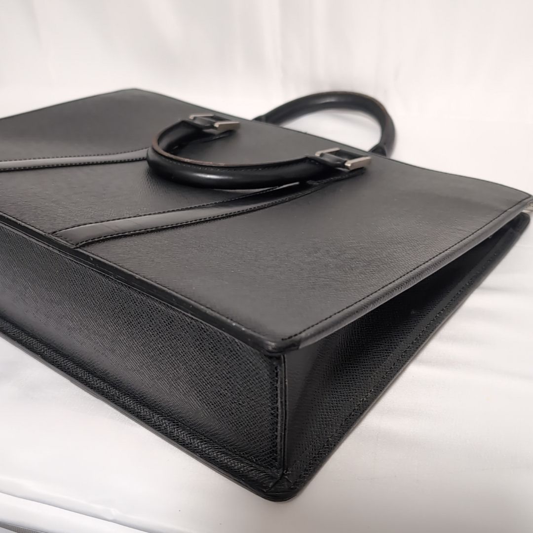 ルイヴィトン ポルトドキュマンロザン タイガ アルドワーズ M30052