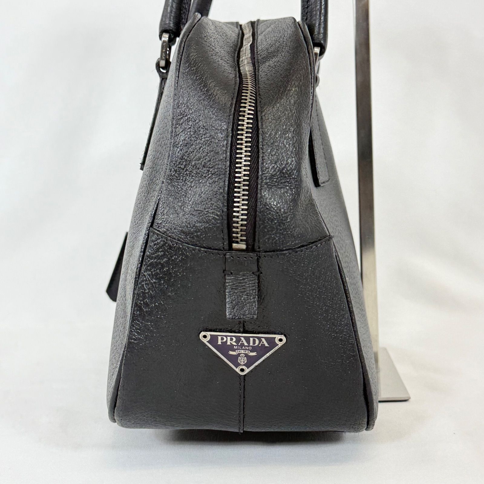 希少 鍵付き・美品】PRADA プラダ レザー 三角プレート スモール