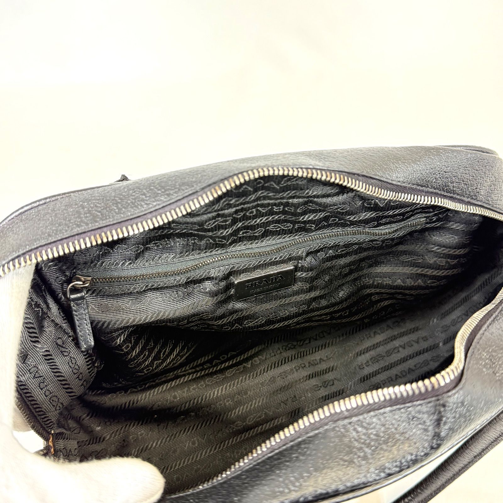 希少 鍵付き・美品】PRADA プラダ レザー 三角プレート スモール
