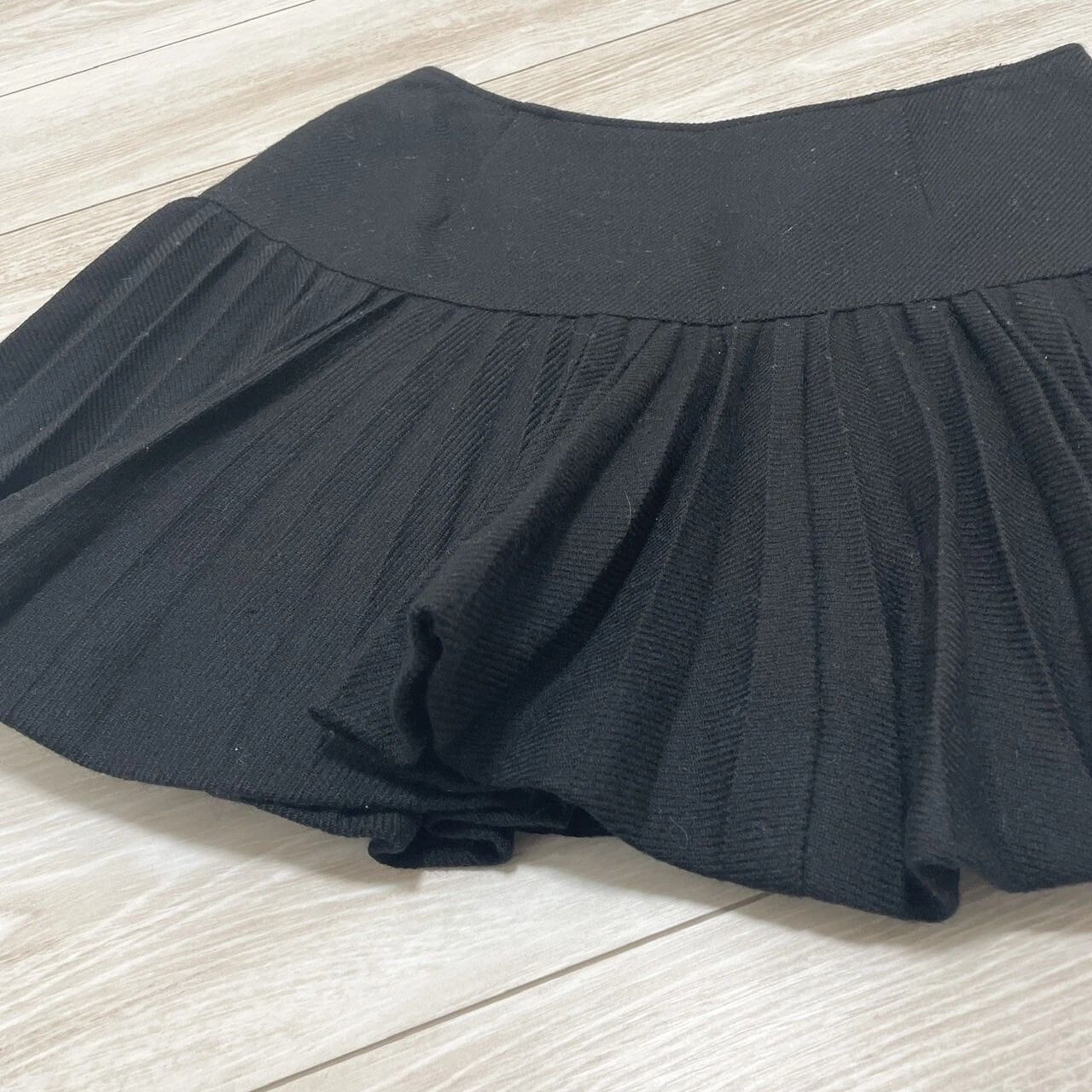 BURBERRY BLUE LABEL バーバリーブルーレーベル ロゴ刺繍 プリーツ