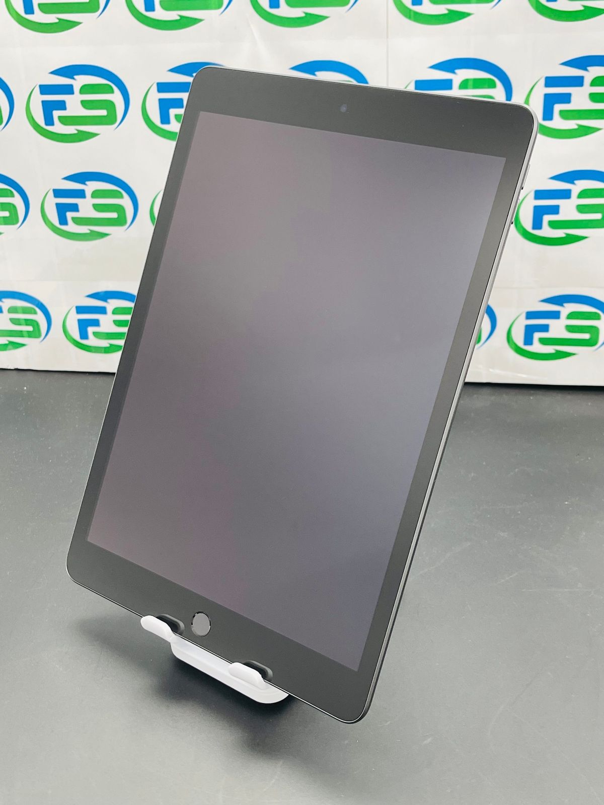 iPad 第9世代 Wi-Fi 64GB スペースグレイ Aランク アイパッド - メルカリ