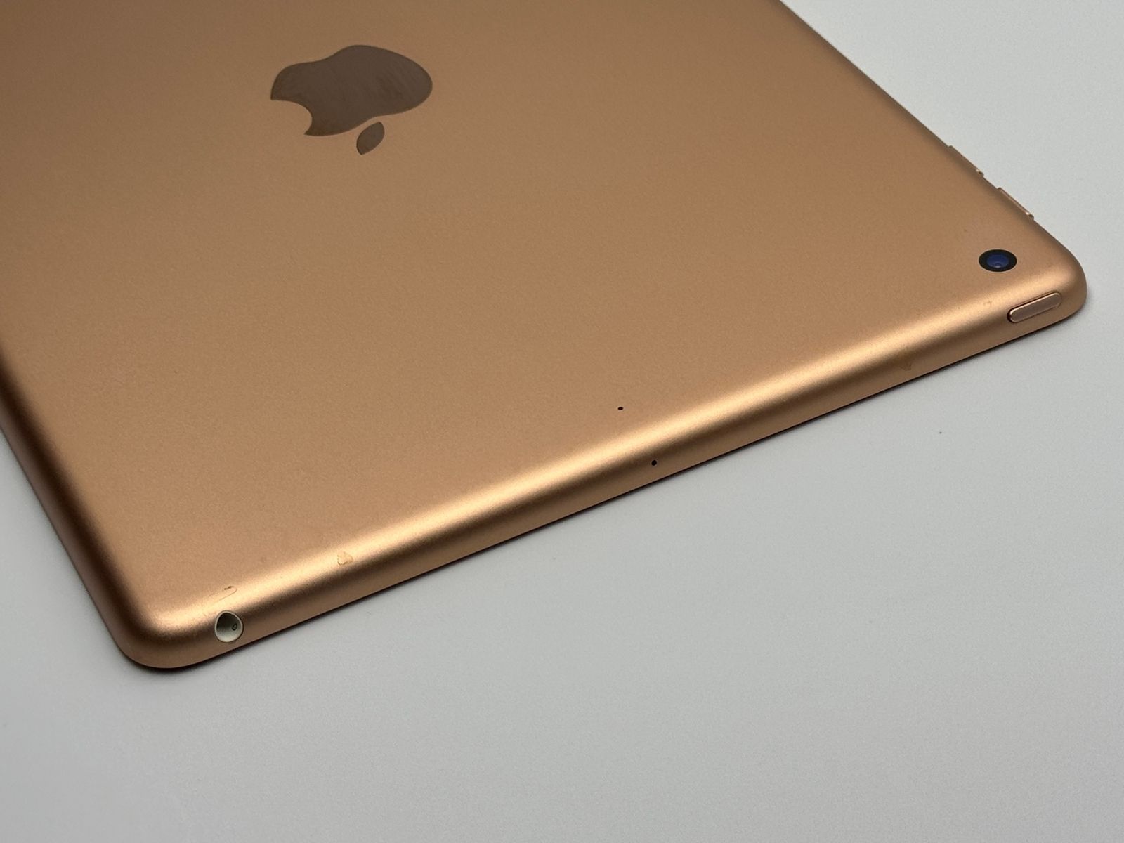 中古C】iPad 第6世代 128GB ゴールド Wi-Fi バッテリー【81%】 - メルカリ