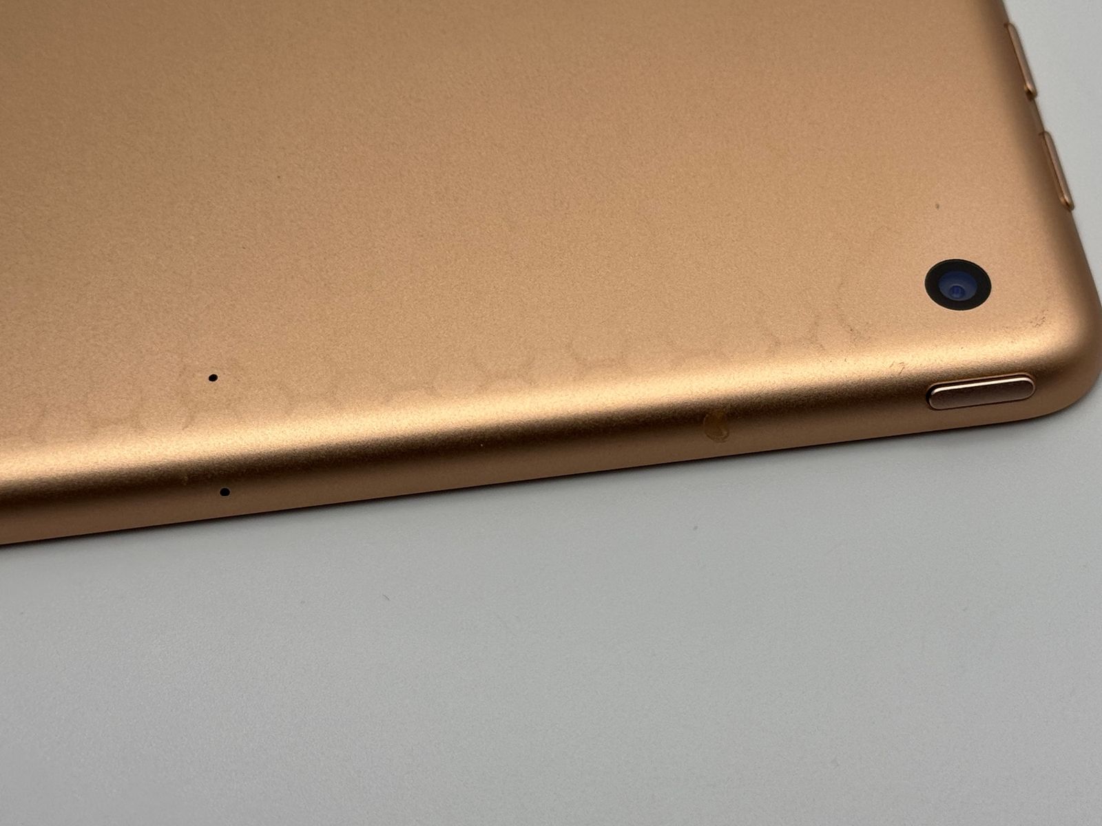 中古C】iPad 第6世代 128GB ゴールド Wi-Fi バッテリー【81%】 - メルカリ