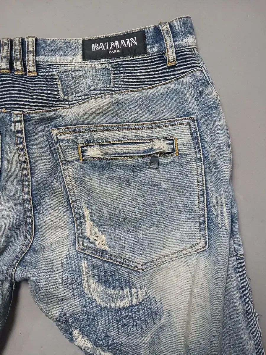 34 BALMAIN バルマン スティッチ 補強 バイカーデニム デニム - メルカリ