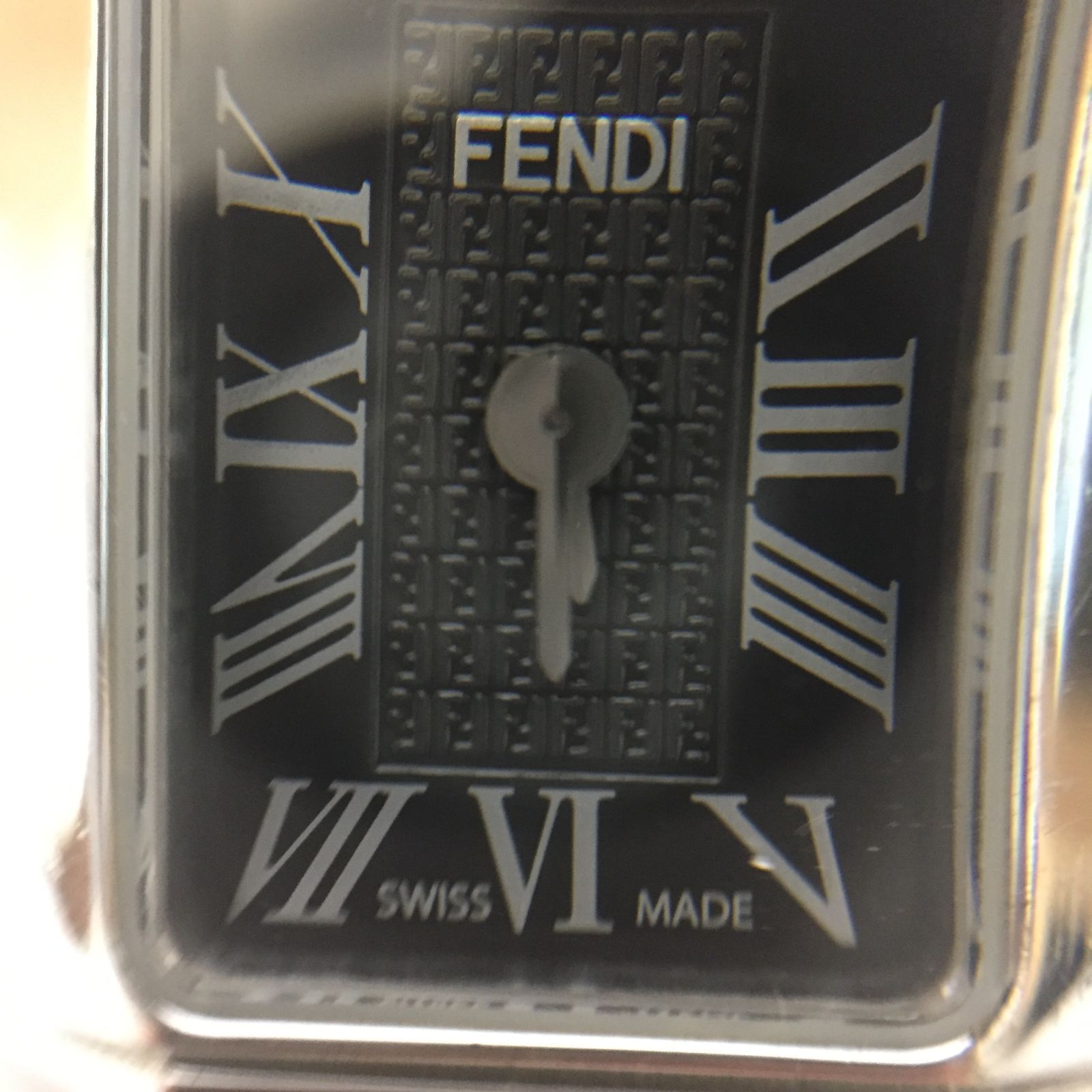 S【ヴィンテージ】FENDI フェンディ 腕時計 1200L 箱 ギャラ付き 電池