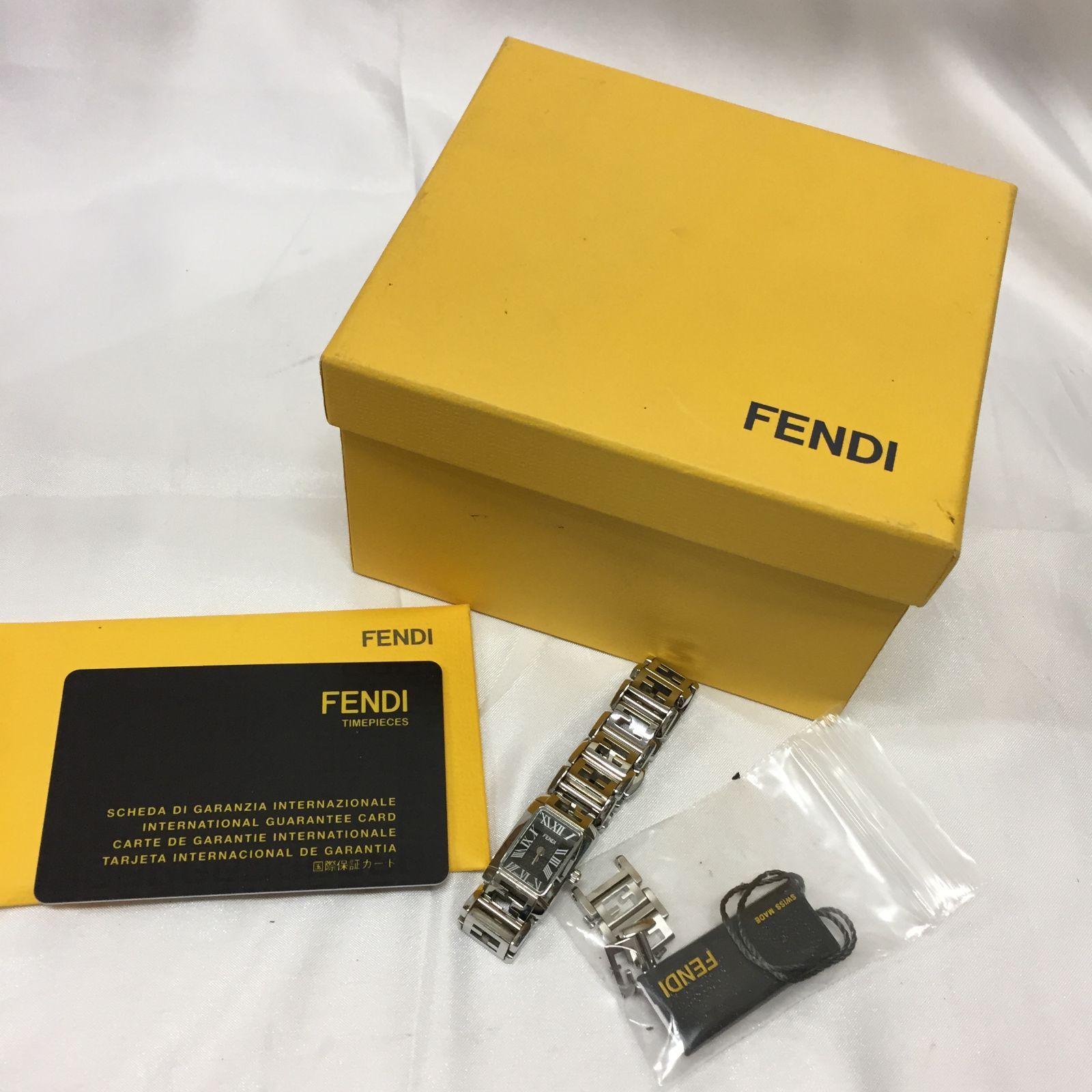 S【ヴィンテージ】FENDI フェンディ 腕時計 1200L 箱 ギャラ付き 電池