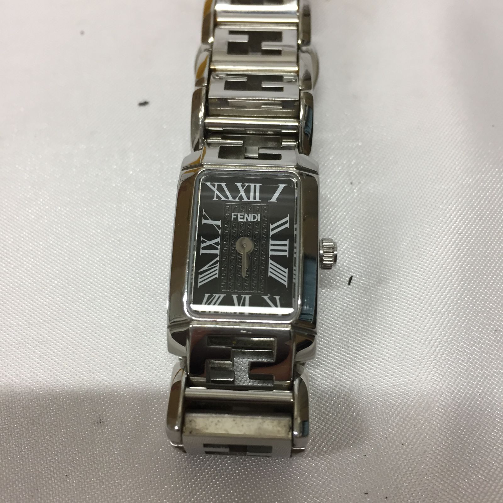 S【ヴィンテージ】FENDI フェンディ 腕時計 1200L 箱 ギャラ付き 電池