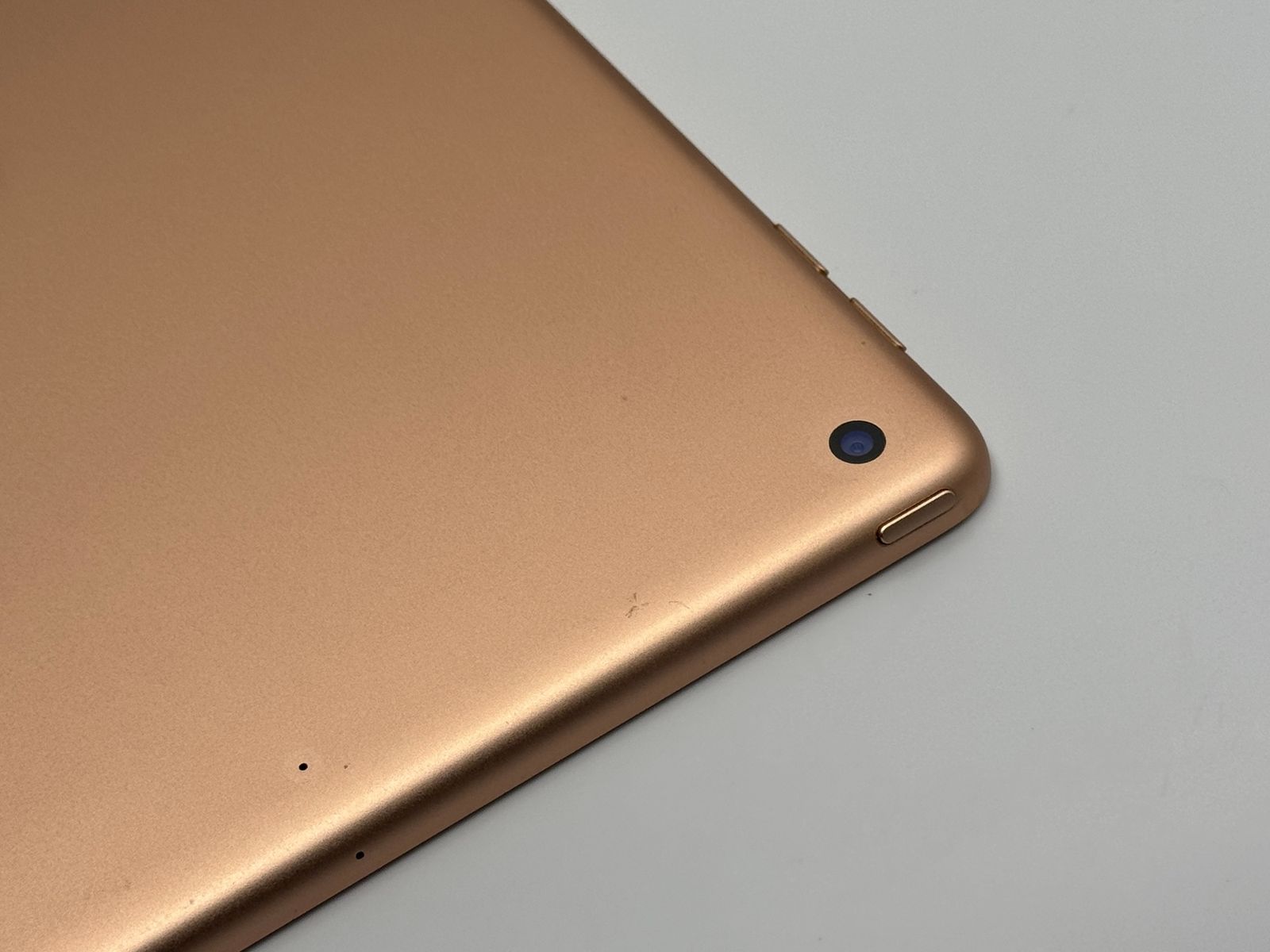 中古C】iPad 第6世代 128GB ゴールド Wi-Fi バッテリー【68%】 - メルカリ