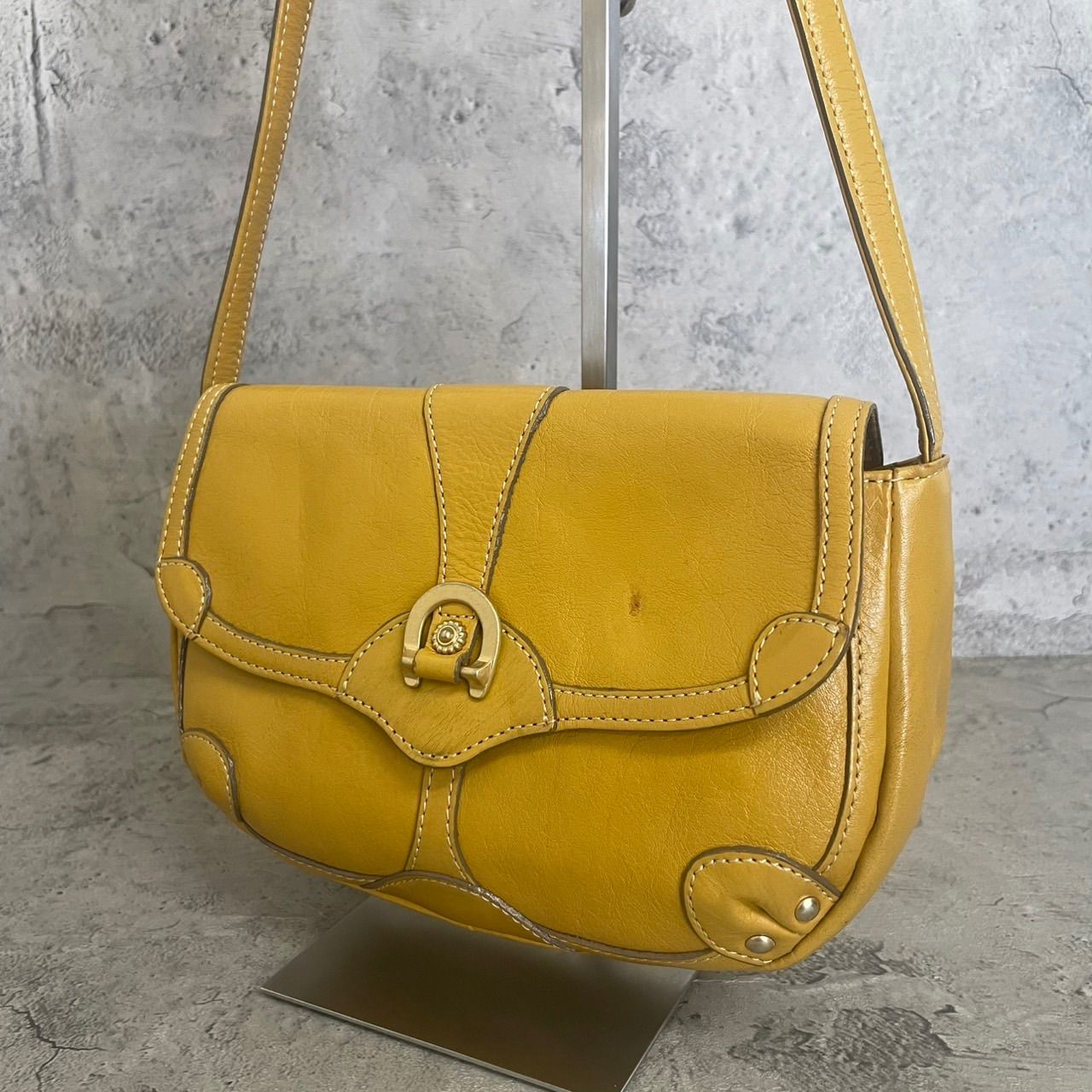 美品 ダコタ ショルダーバッグ レザー イエロー 黄色 馬蹄 シュー 