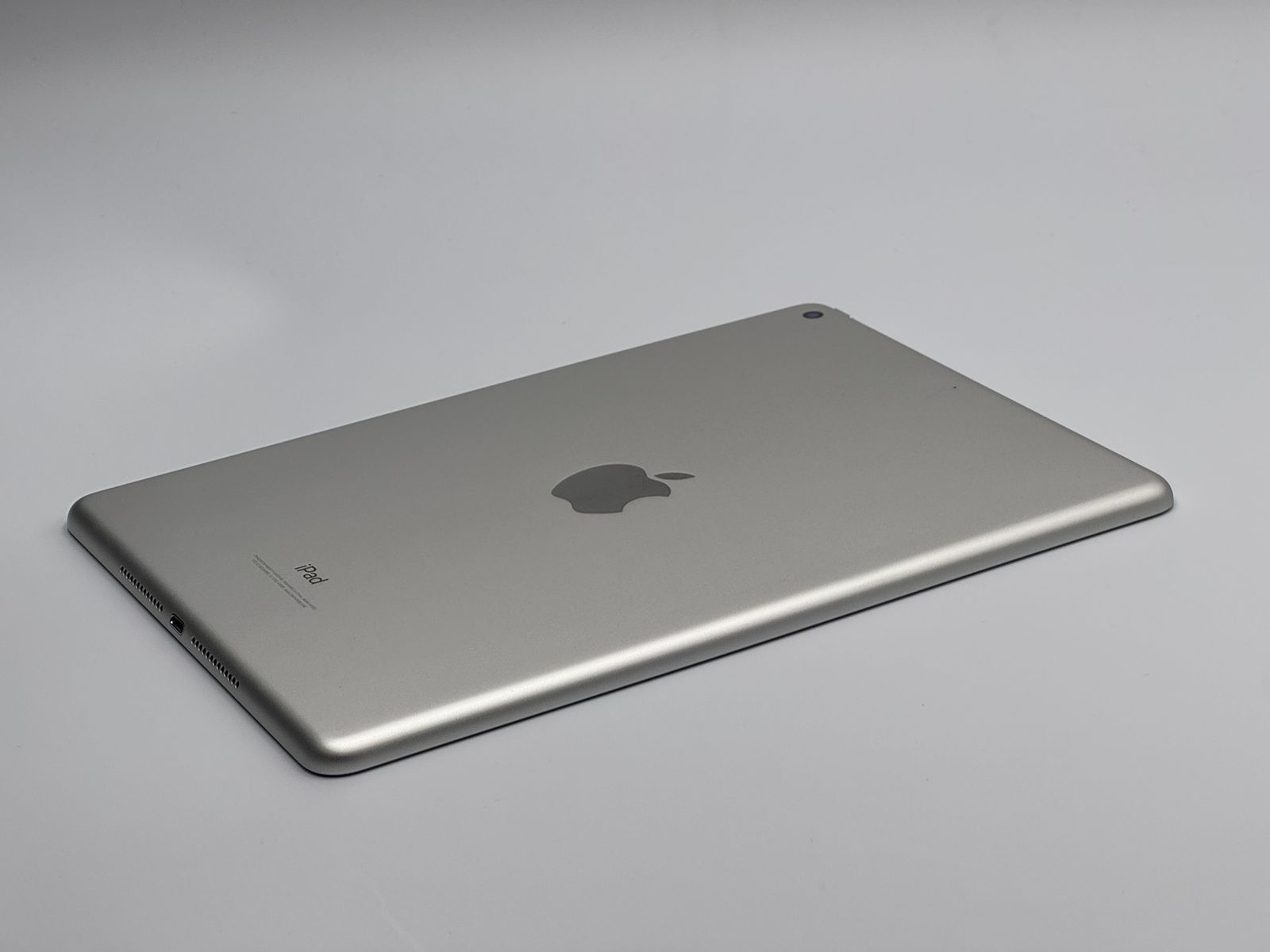 中古C】iPad 第6世代 32GB シルバー Wi-Fi バッテリー【74%】 - メルカリ