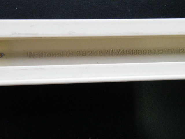 【ナショナル製】ダクトレール 3m×4本 黄ばみあり■J-344 ナショナル製】ダクトレール 3m×4本 黄ばみあり□J-344 【公式通販】