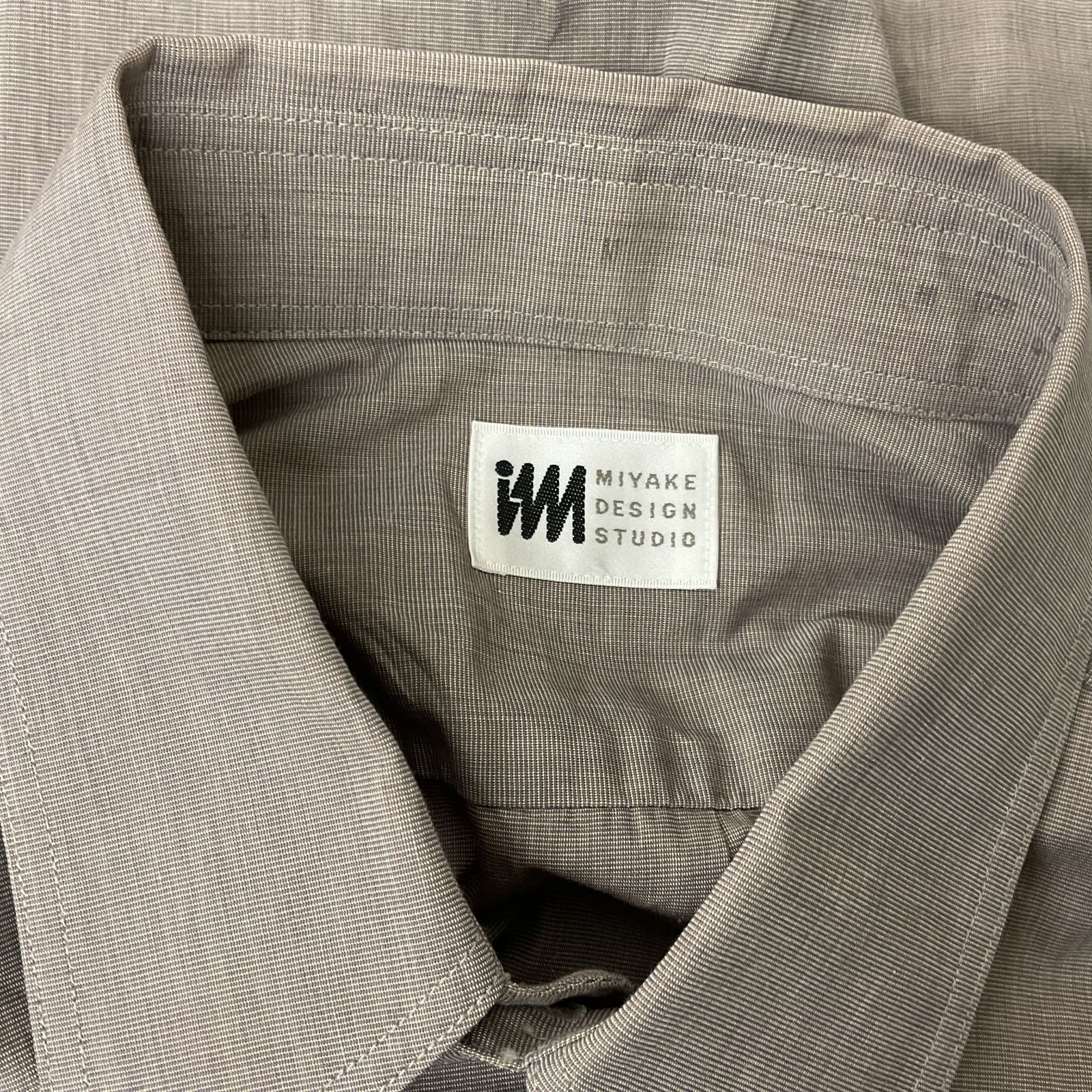 ISSEI MIYAKE 【イッセイミヤケ】半袖 シャツ グレー - メルカリ