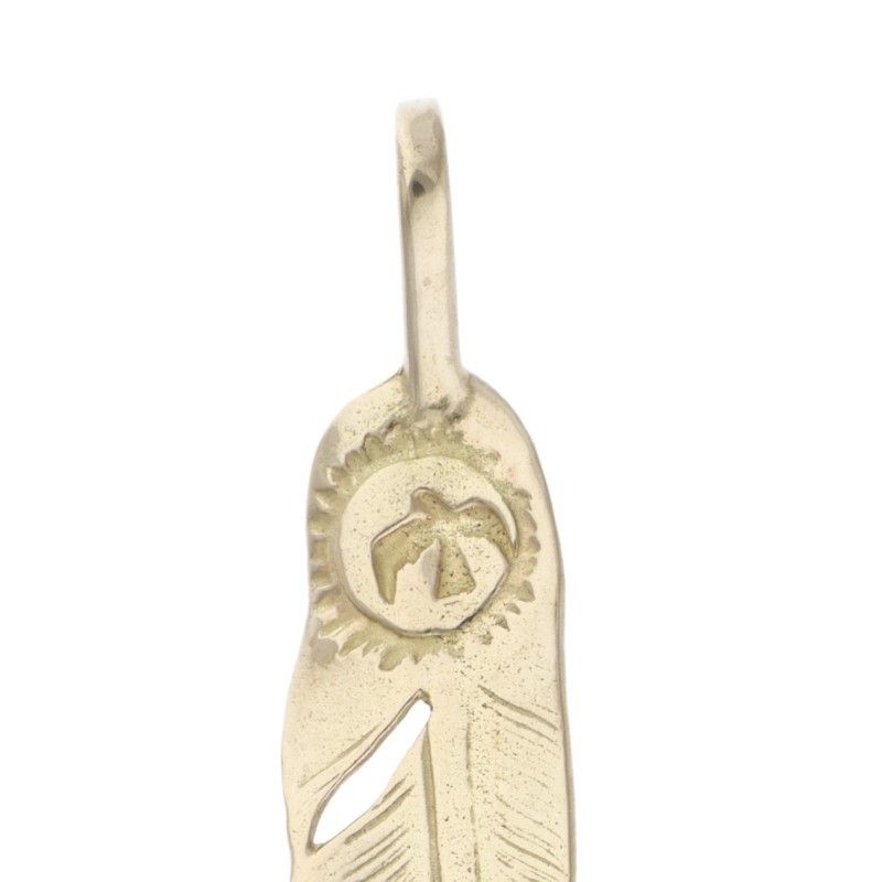 ゴローズ 全金フェザー 中 左向き ネックレストップ メンズ 中 - メルカリ