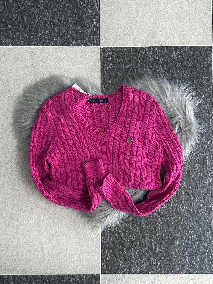 ラルフローレン ホットピンク Vネック ケーブル ニット - メルカリ
