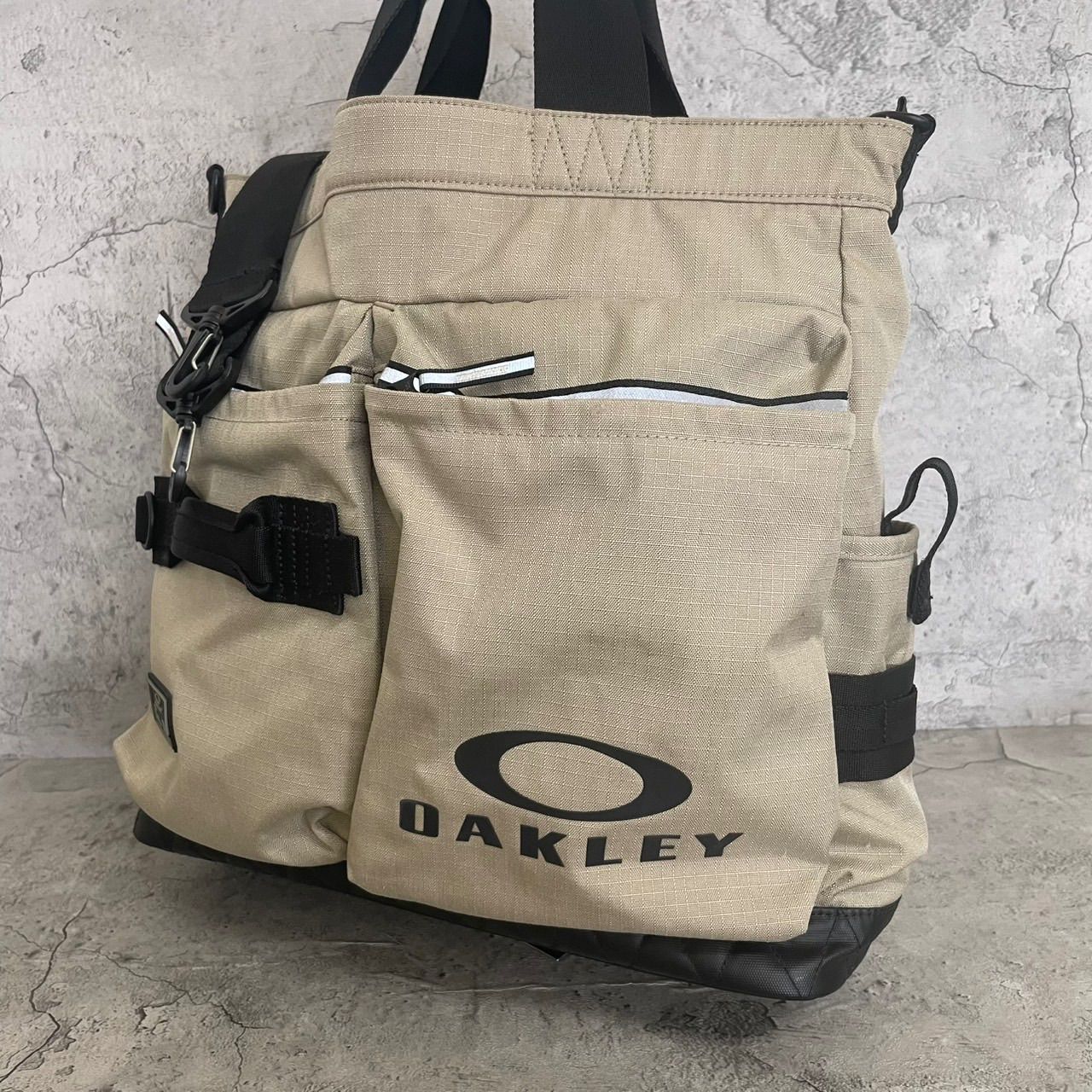 極美品 オークリー 2way トートバッグ ショルダーバッグ ヘルメット 