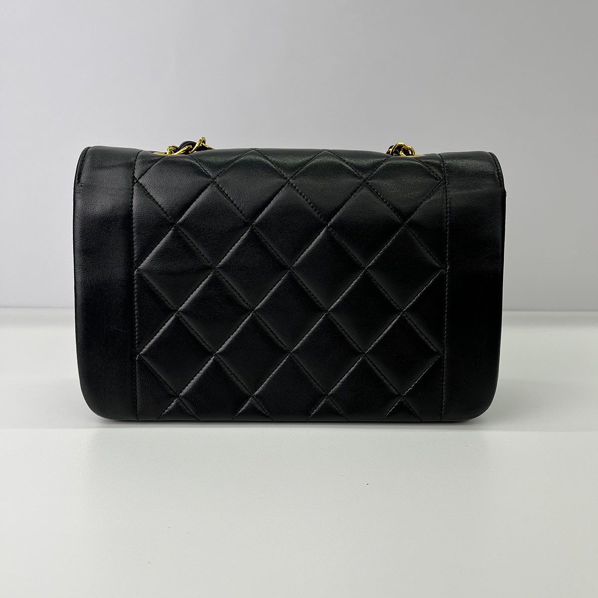 CHANEL シャネル ダイアナフラップ 22 チェーン ショルダーバッグ 