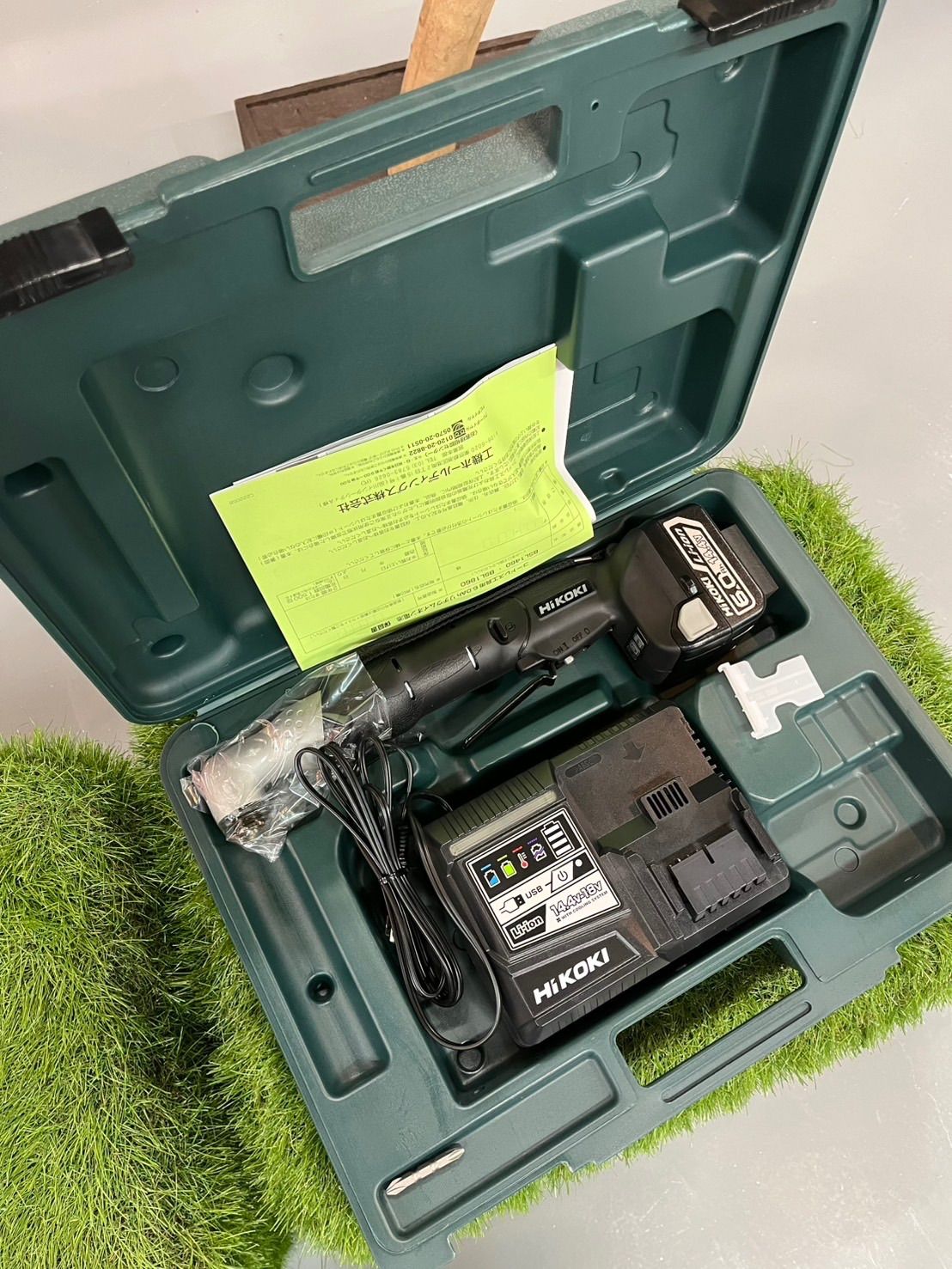 Hi KOKI 14.4 V コードレス コーナインパクトドライバ WH 14 DCL LYPK B
