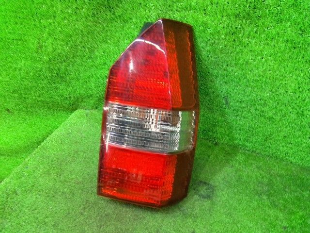 シャリオグランディス GF-N84W 右 テール ランプ ライト ツーリング 7