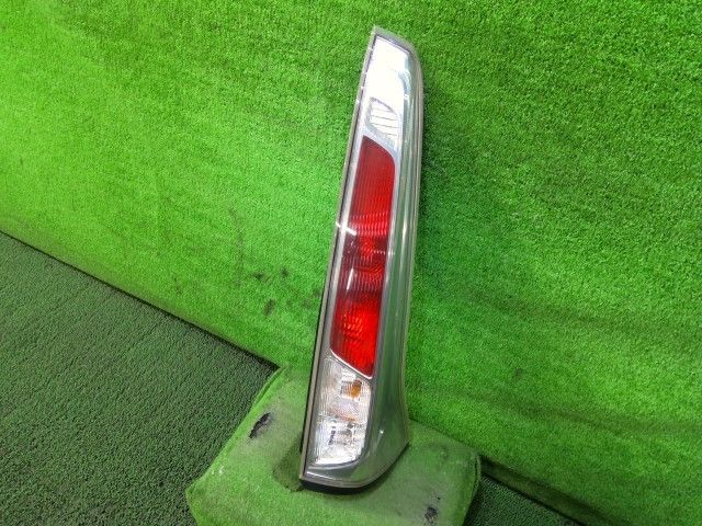 セレナ DBA-FC26 FNC26 C26 右 テール ランプ ライト ハイウェイスター